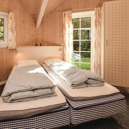 Five-bedroom Holiday In Blavand