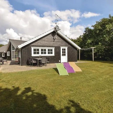 Five-bedroom Holiday In * Blavand