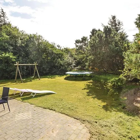 Five-bedroom Holiday In Holiday home Blavand