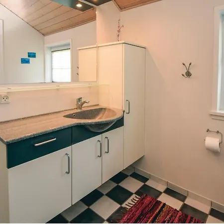 Holiday home Five-bedroom Holiday In