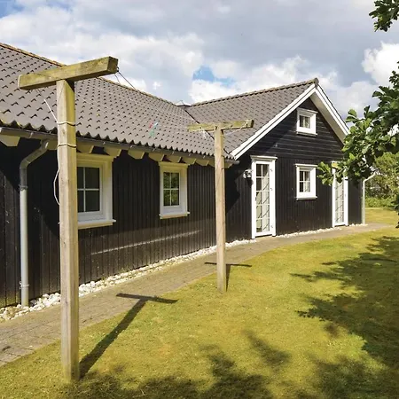 Five-bedroom Holiday In * Blavand