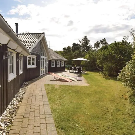 Five-bedroom Holiday In * Blavand